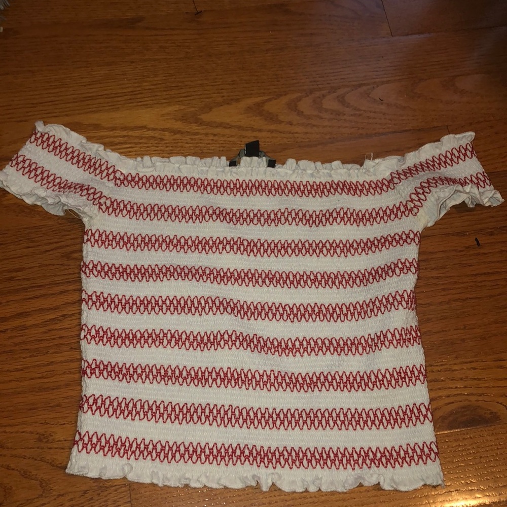 OFF THE SHOULDER TOP!!! CAN FIT SMALl/MEDIUM